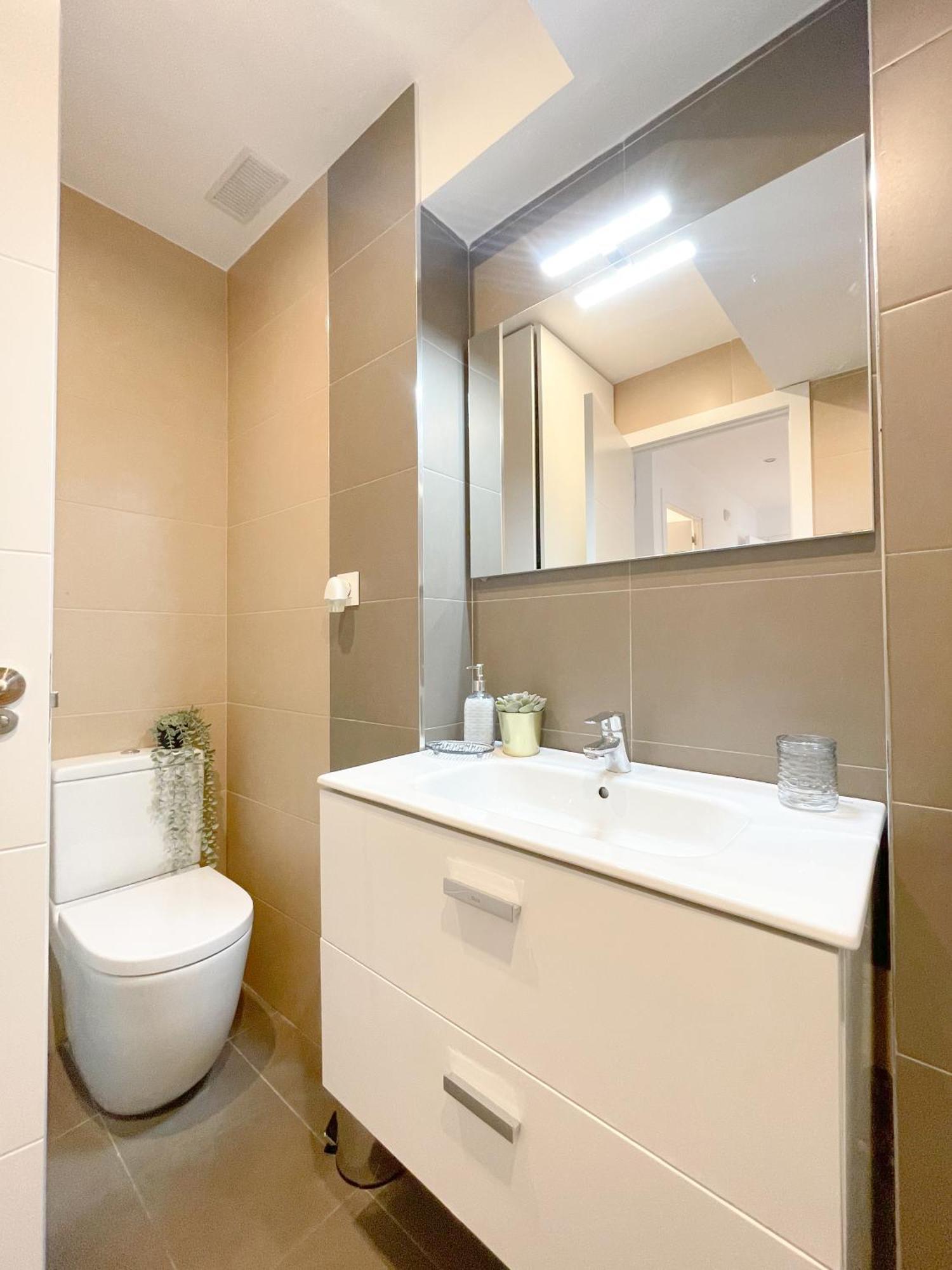 Moderno Apartamento Plz De La Merced Малага Экстерьер фото